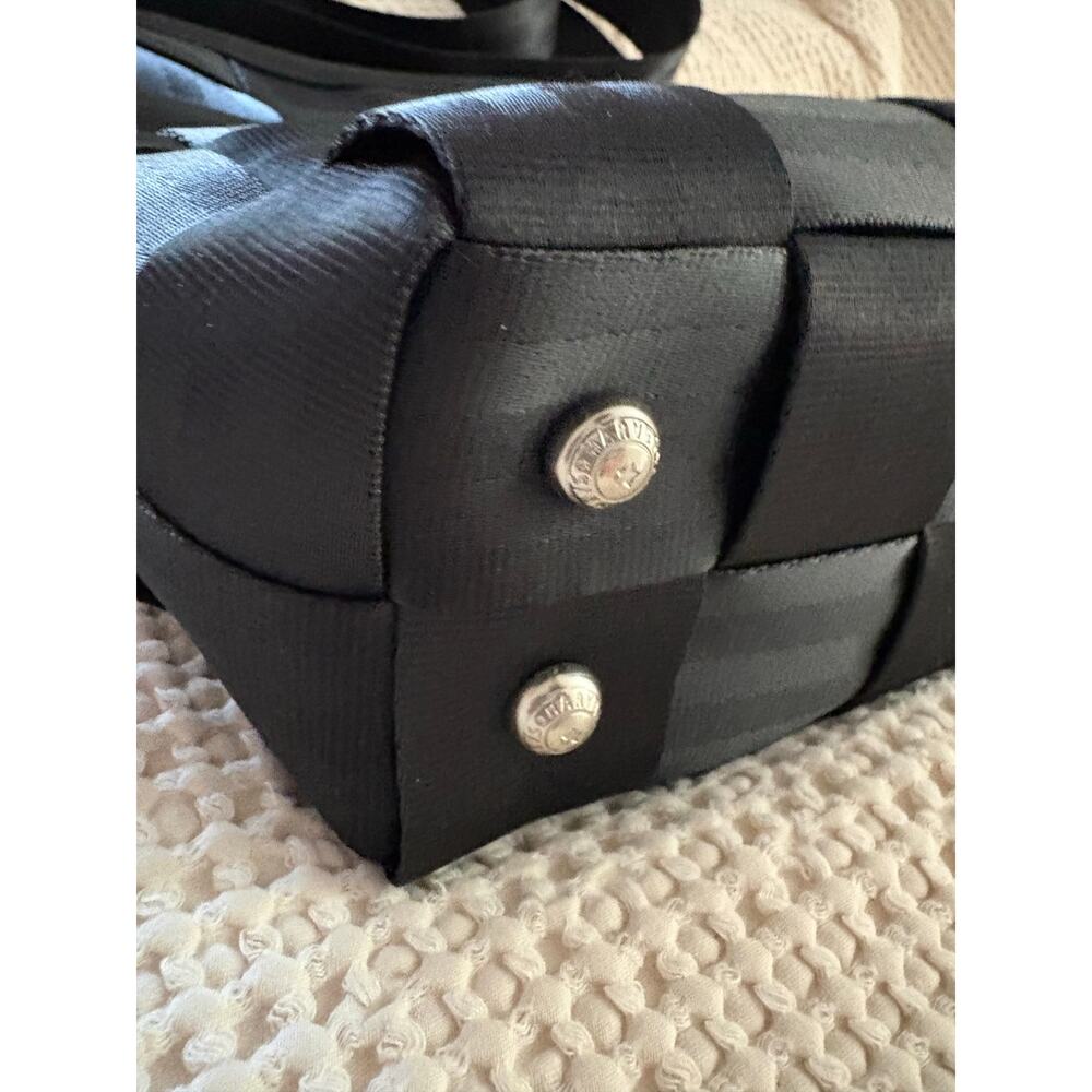 Harveys Seatbelt Bag Large Messenger Crossbody Black Woven USA Made large - Picture 8 of 14